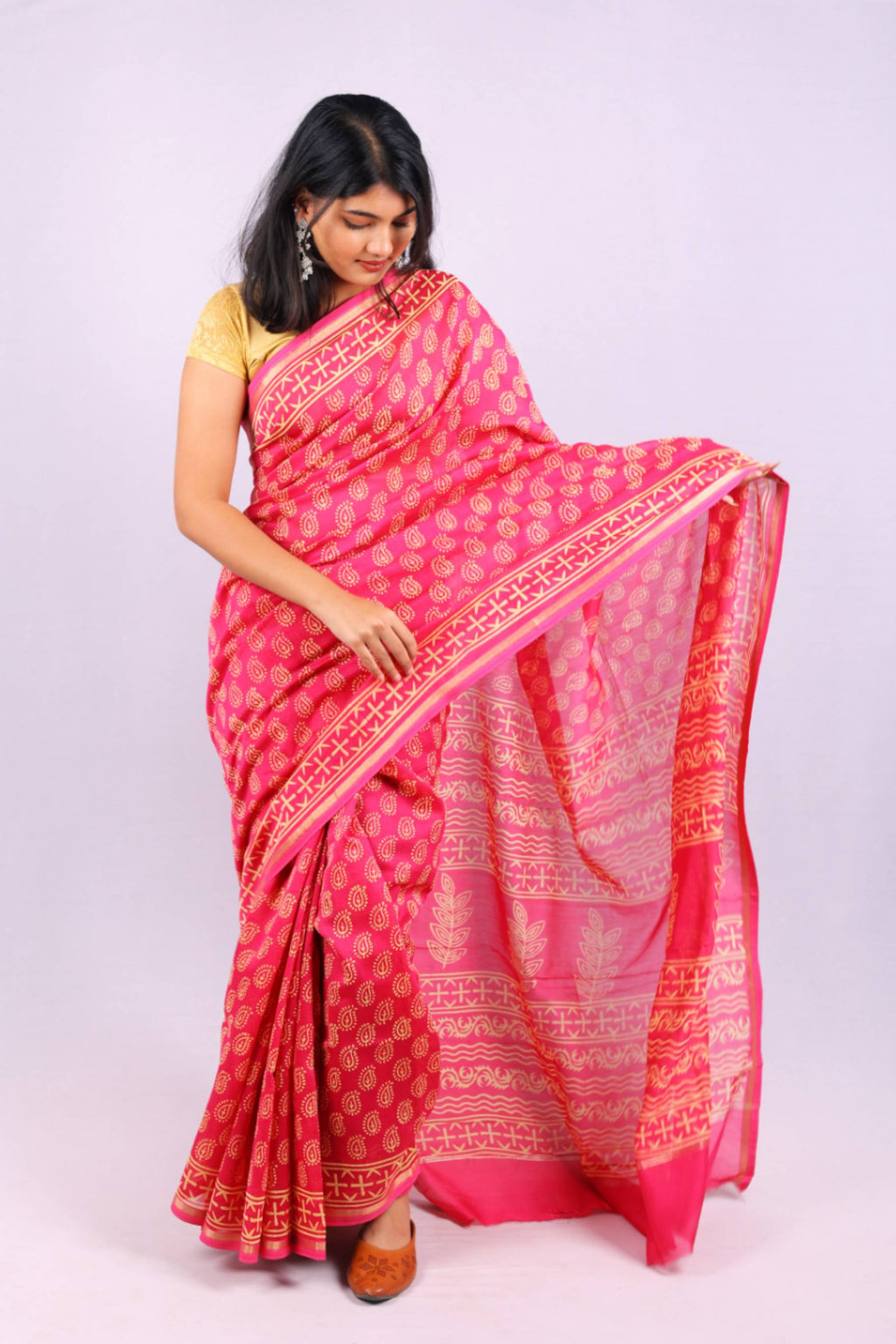 Pink Printed Cotton Saree with Traditional Gold Motif & Designer Pallu