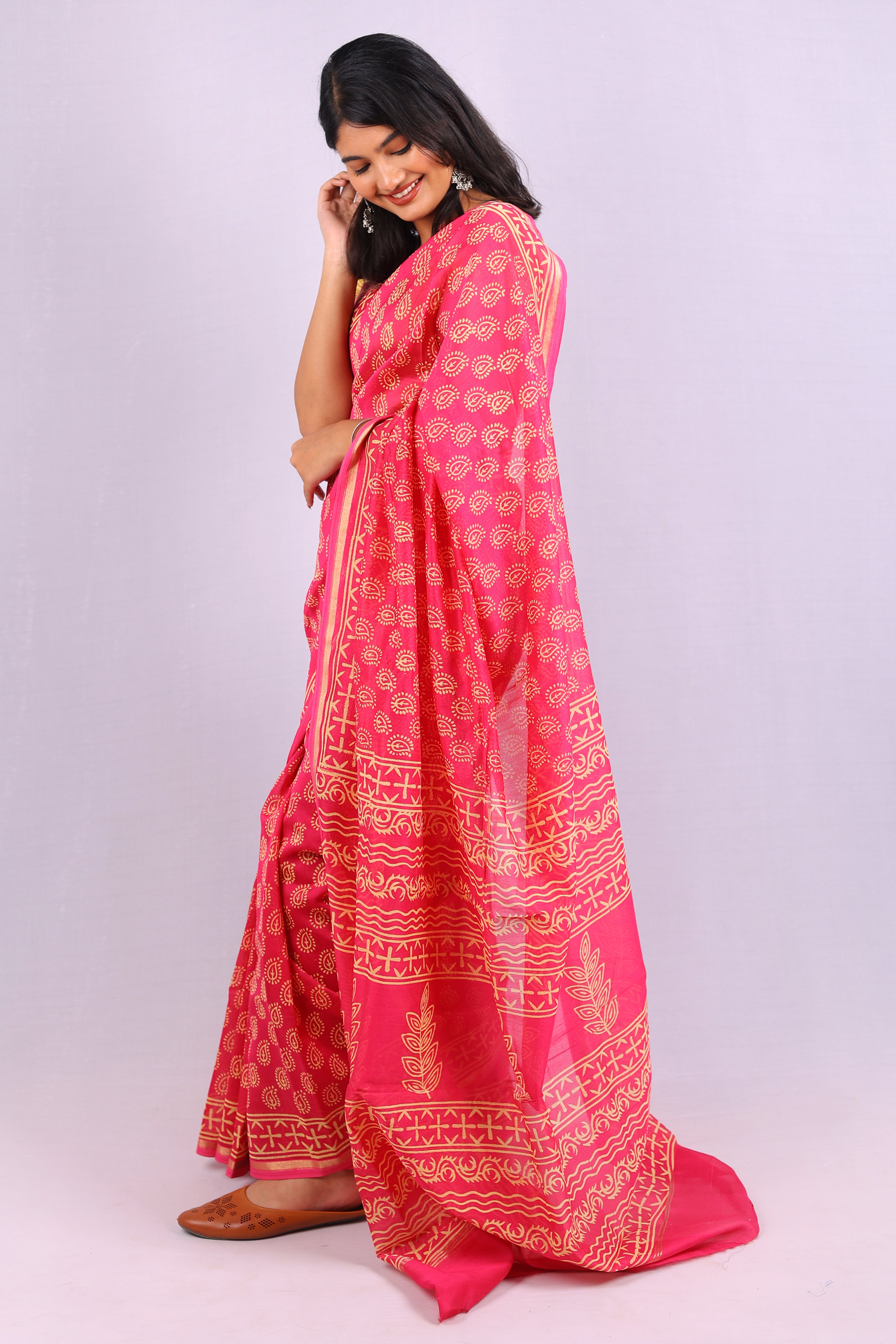 Pink Printed Cotton Saree with Traditional Gold Motif & Designer Pallu