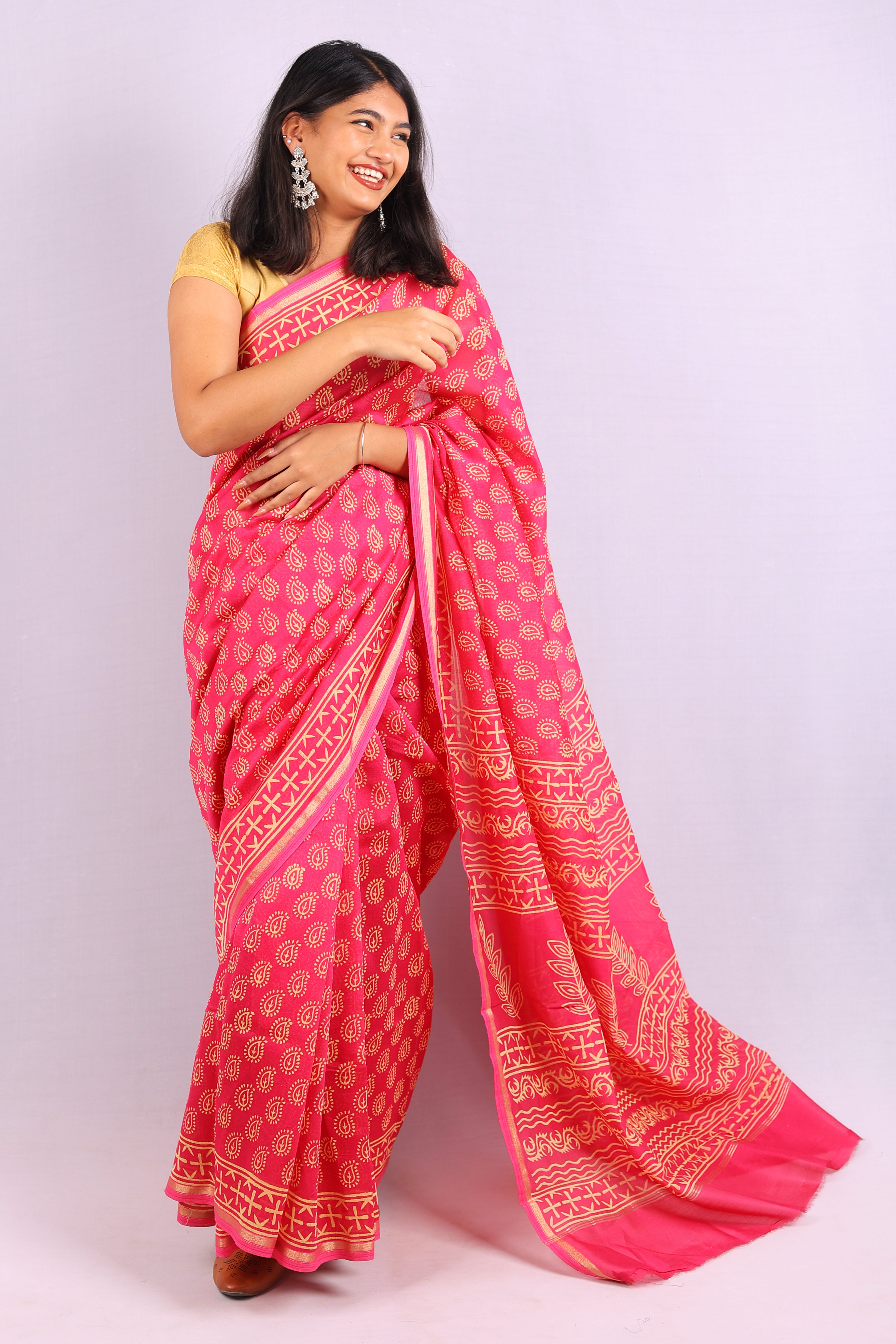 Pink Printed Cotton Saree with Traditional Gold Motif & Designer Pallu