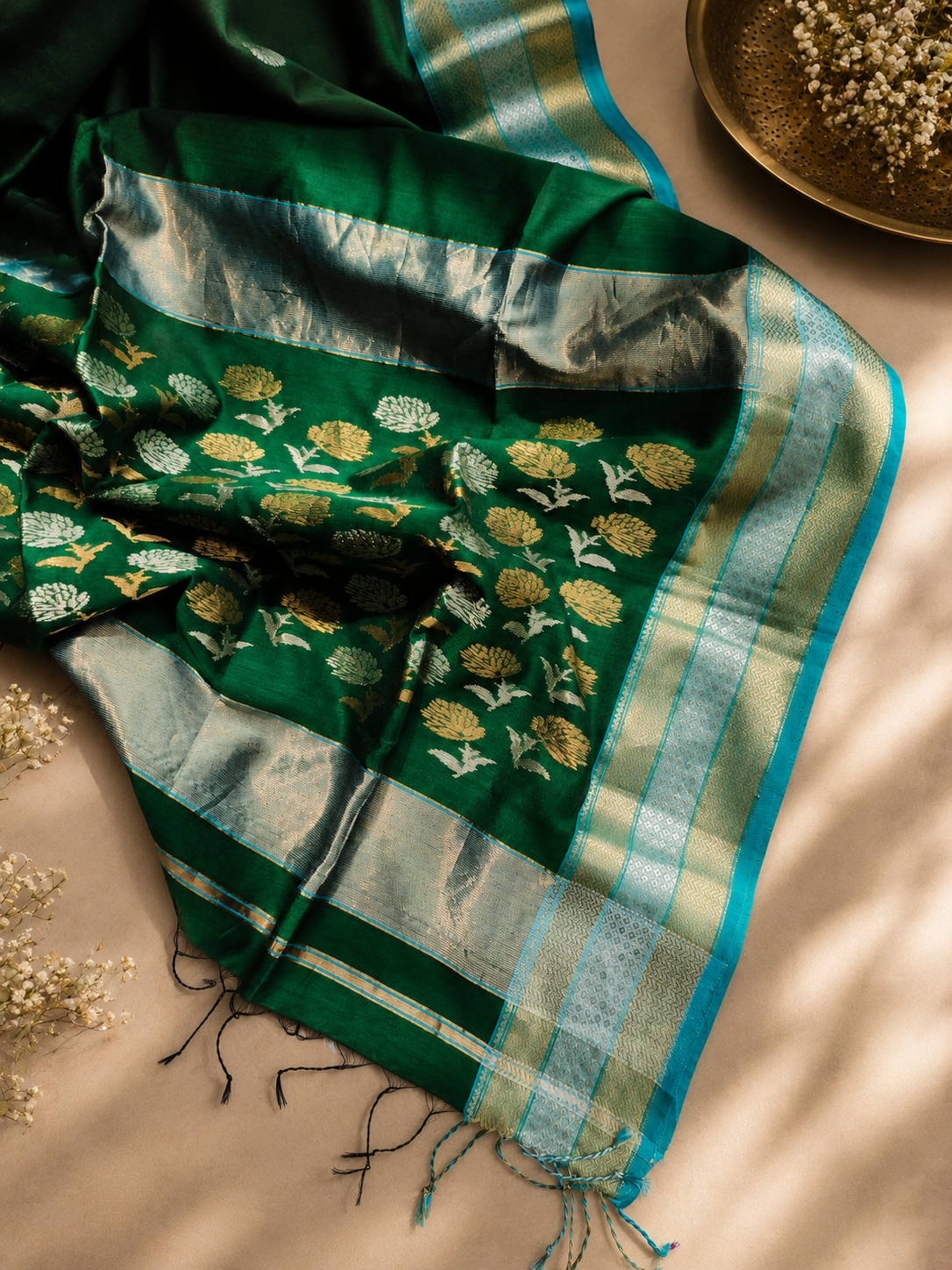 Emerald Green Maheshwari Saree with Zari Border & Traditional Floral Motifs
